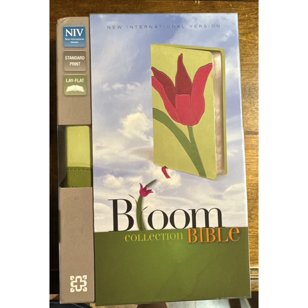 NIV, Bloom Collection Bible, Leathersoft,‎ Green/Pink, Red Letter Edition Zon...